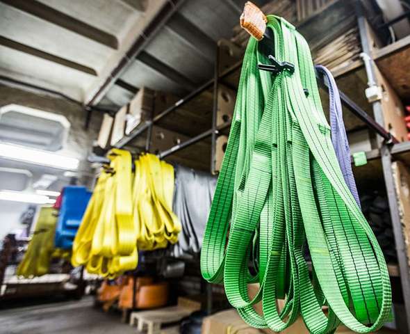 Как правильно хранить грузовые стропы